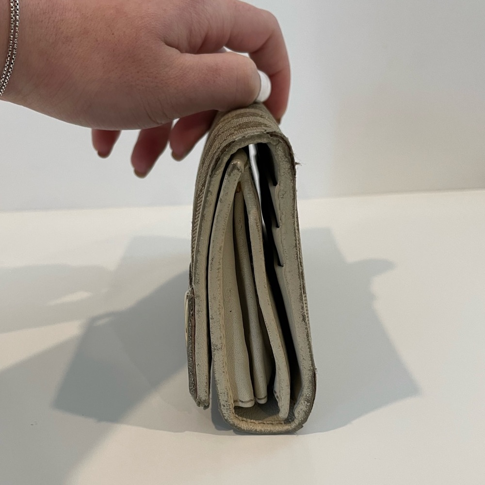 Gucci Wallet - Picture 10 of 16